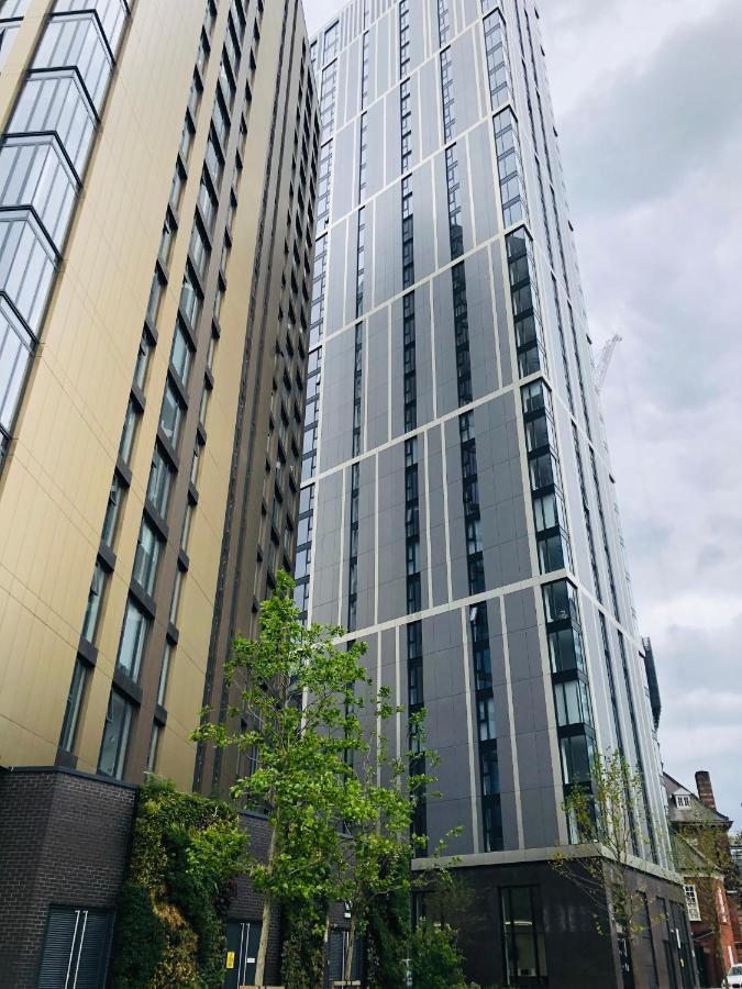 Luxury 2 Bedroom Apartment, On Broad Street! バーミンガム エクステリア 写真